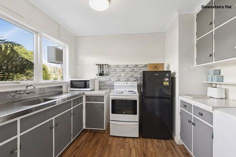 Photo of property in 15a Romney Square, Tawa, Wellington, 5028