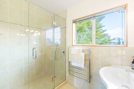 Photo of property in 86 Kitchener Road, Milford, Auckland, 0620