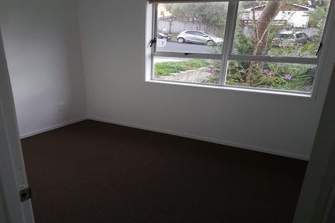 Photo of property in 42 Tamahere Drive, Glenfield, Auckland, 0629