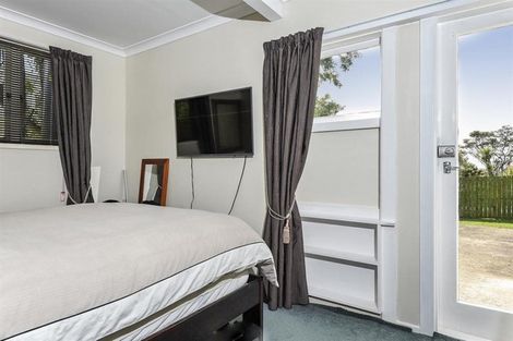 Photo of property in 217 Golf Road, Titirangi, Auckland, 0604