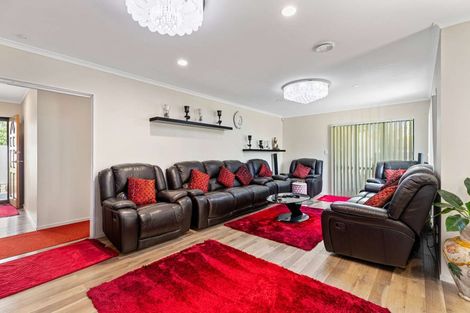 Photo of property in 49d Redoubt Road, Goodwood Heights, Auckland, 2105