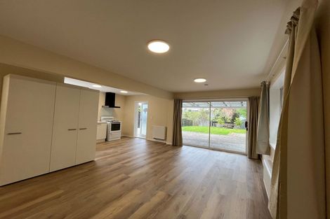 Photo of property in 25 Geoffrey Road, Torbay, Auckland, 0630