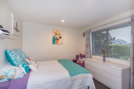 Photo of property in 32 Date Crescent, Aidanfield, Christchurch, 8025