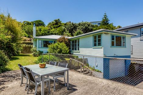 Photo of property in 15 Mana View Road, Paremata, Porirua, 5026