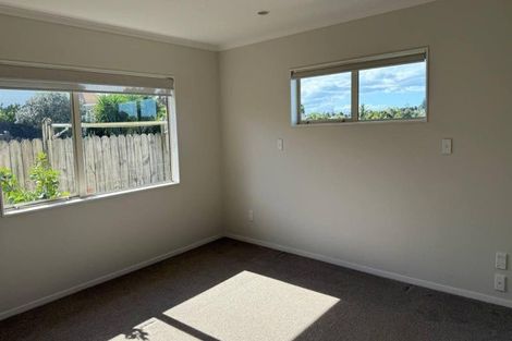 Photo of property in 33 Blue Heron Rise, Stanmore Bay, Whangaparaoa, 0932