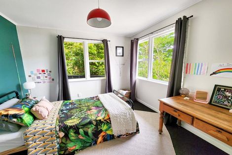 Photo of property in 16 Manor Drive, Stokes Valley, Lower Hutt, 5019