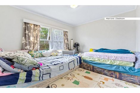 Photo of property in 2/8 Chartwell Avenue, Glenfield, Auckland, 0629