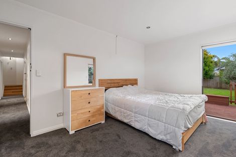 Photo of property in 29 Kennedy Avenue, Forrest Hill, Auckland, 0620