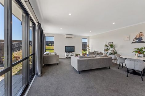 Photo of property in 28 Sholto Duncan Crescent, Halswell, Christchurch, 8025