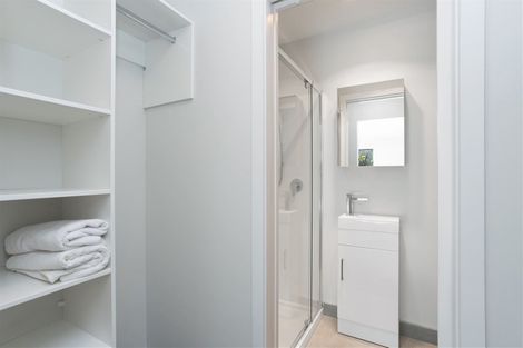 Photo of property in 8 Mcfaddens Road, St Albans, Christchurch, 8052