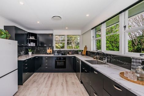 Photo of property in 86a Winara Avenue, Waikanae, 5036