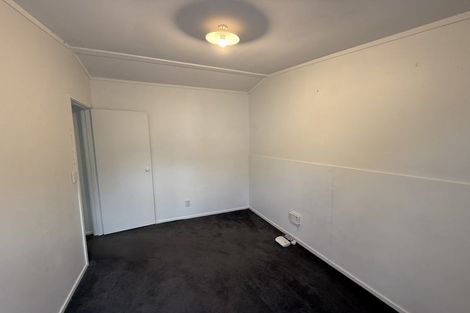 Photo of property in 3 Donovan Avenue, Massey, Auckland, 0614