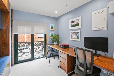 Photo of property in 15 Fillis Street, New Plymouth, 4310