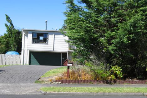 Photo of property in 6 Eagleson Street, Northcross, Auckland, 0632