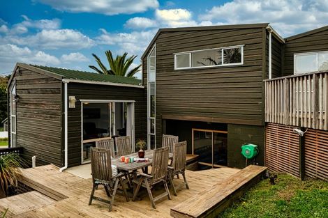 Photo of property in 3a Pah Road, Cockle Bay, Auckland, 2014