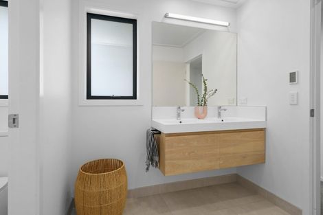 Photo of property in 2 Moemoea Place, Cambridge, 3434