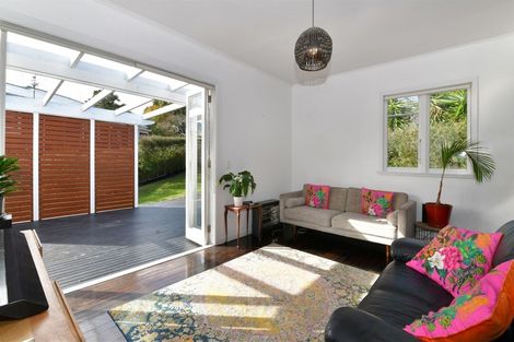 Photo of property in 2/911 Whangaparaoa Road, Manly, Whangaparaoa, 0930