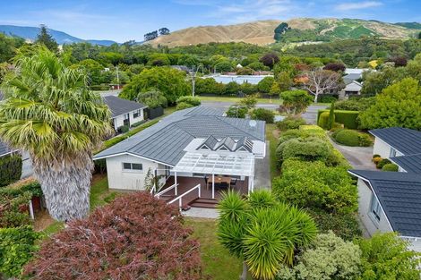 Photo of property in 439 Te Moana Road, Waikanae, 5036