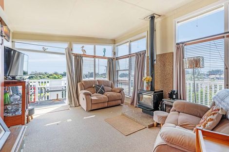 Photo of property in 72 Park Avenue, Waitarere Beach, Levin, 5510