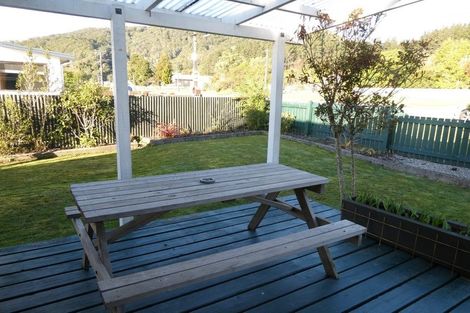 Photo of property in 47 Omapere Street, Dobson, Greymouth, 7805