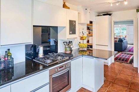 Photo of property in 53 Pukatea Street, Eastbourne, Lower Hutt, 5013