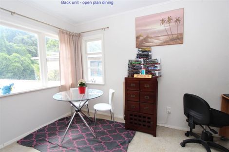 Photo of property in 52 Newlands Road, Newlands, Wellington, 6037