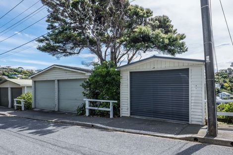 Photo of property in 43 Fairview Crescent, Kelburn, Wellington, 6012