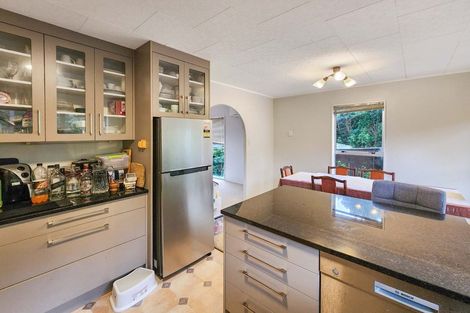 Photo of property in 56 Colchester Crescent, Newlands, Wellington, 6037