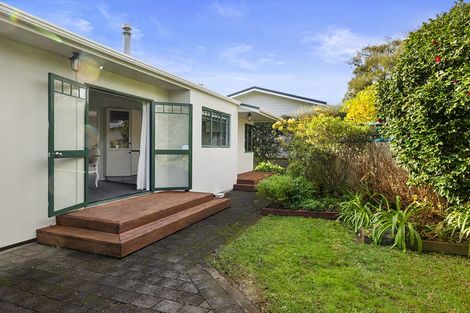 Photo of property in 6 Pararewa Drive, Whalers Gate, New Plymouth, 4310