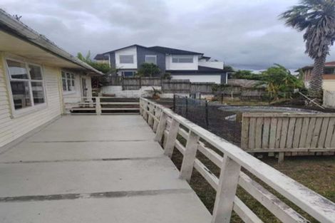 Photo of property in 605 Glenfield Road, Totara Vale, Auckland, 0629