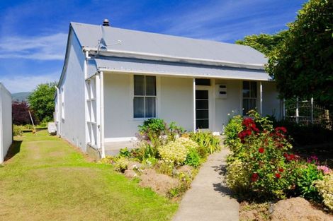 Photo of property in 13 Parsonage Road, Waimate, 7924