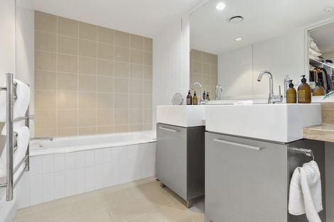 Photo of property in 17/258 Hurstmere Road, Takapuna, Auckland, 0622