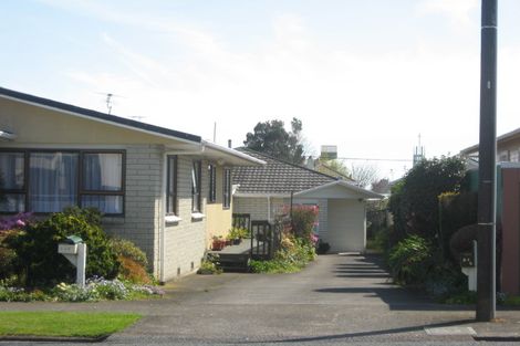 Photo of property in 2/24 Bulteel Street, New Plymouth, 4310