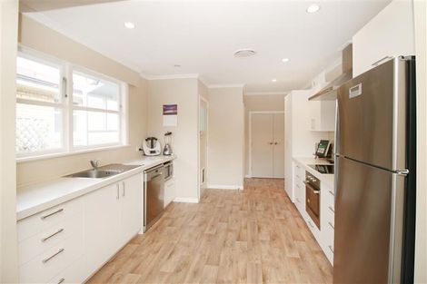 Photo of property in 15 Centennial Drive, Hokowhitu, Palmerston North, 4410