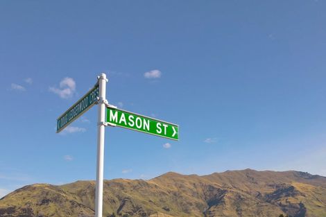 Photo of property in 2 Mason Street, Wanaka, 9305