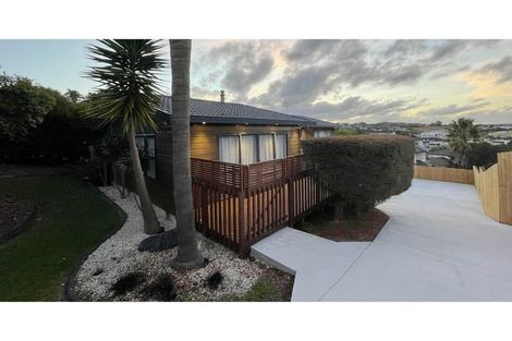 Photo of property in 16 Moera Place, Stanmore Bay, Whangaparaoa, 0932