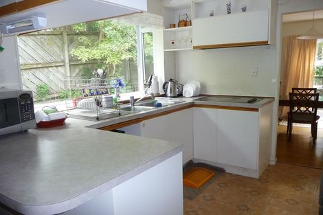 Photo of property in 2/16 Ronald Macken Place, Windsor Park, Auckland, 0632