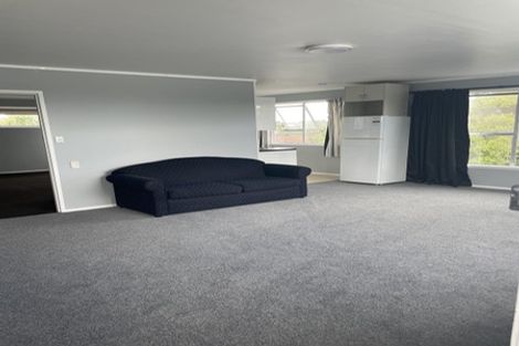 Photo of property in 2/65 Cliff View Drive, Green Bay, Auckland, 0604