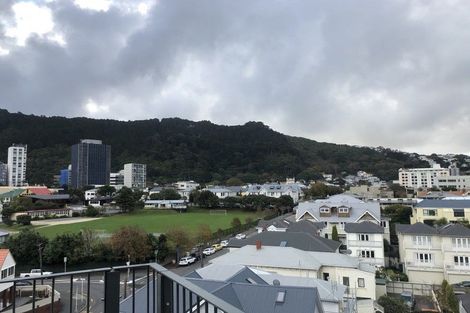 Photo of property in Stadium Garden Flats, 401/107 Thorndon Quay, Pipitea, Wellington, 6011