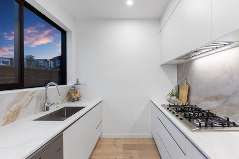 Photo of property in 17 Pakirikiri Street, Long Bay, Auckland, 0630