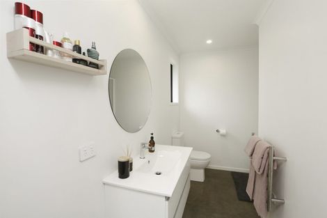 Photo of property in 28 Dreaver Drive, Waitara, 4320