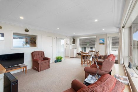 Photo of property in 139 Easther Crescent, Kew, Dunedin, 9012