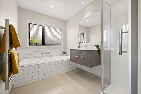 Photo of property in 60 Matua Road, Huapai, Kumeu, 0810