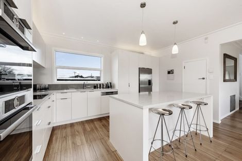 Photo of property in 124 Beerescourt Road, Beerescourt, Hamilton, 3200