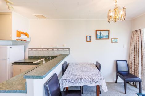 Photo of property in 5 Hollows Crescent, Takaro, Palmerston North, 4412
