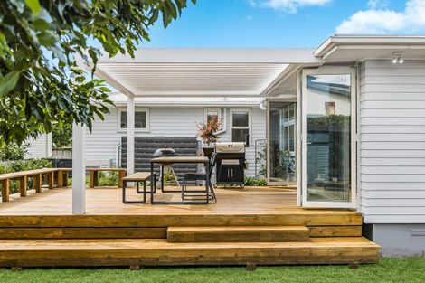 Photo of property in 6 Esmeralda Avenue, Avondale, Auckland, 1026