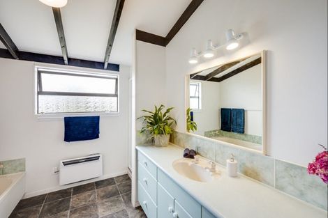 Photo of property in 426 Main North Road, Bay View, Napier, 4104