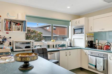 Photo of property in 42 Oxford Street, Tawa, Wellington, 5028
