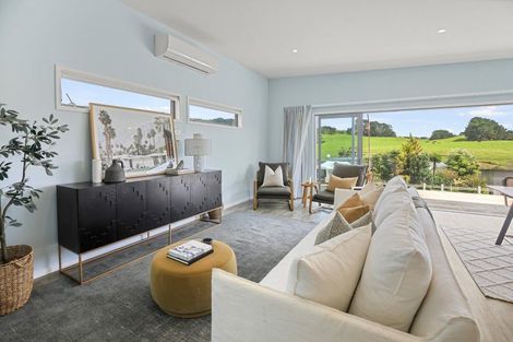 Photo of property in 28 Robertson Street, Raglan, 3225