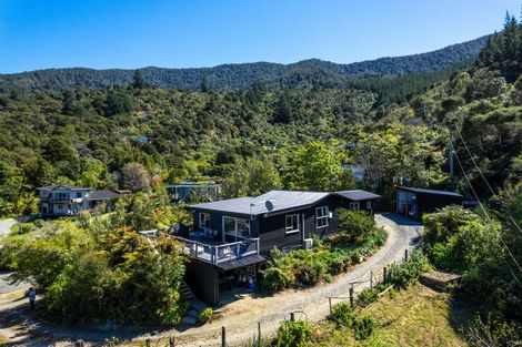 Photo of property in 7102 Kenepuru Road, Raetihi, Picton, 7282